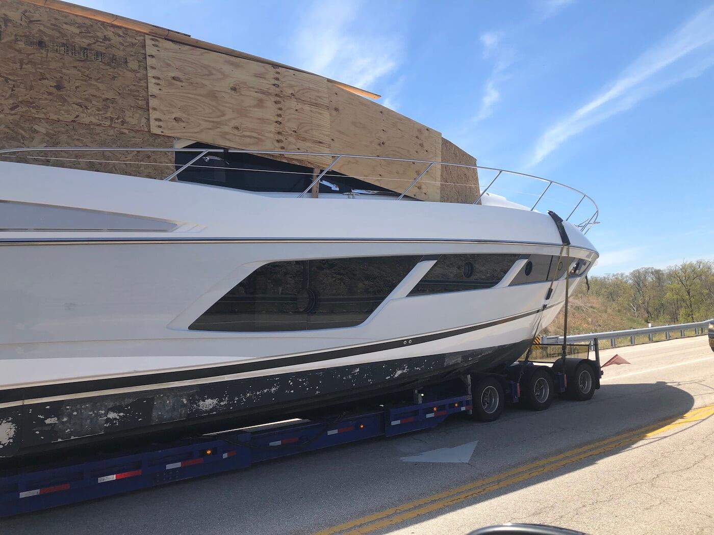 yacht2.jpg